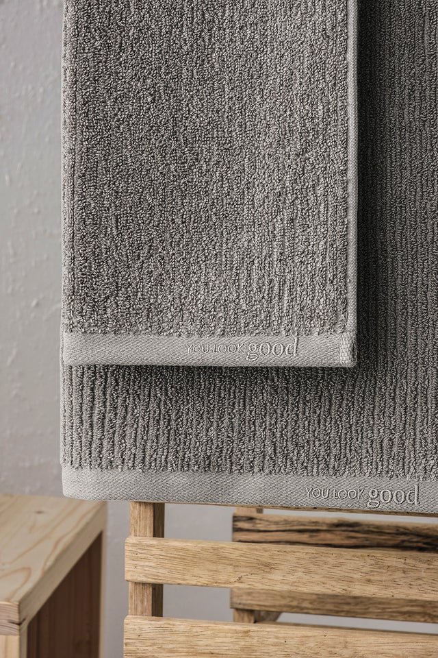 Pana Set 404 - 1 Piece 70x140 cm, 1 Piece 50x90 cm Premium Towel Set