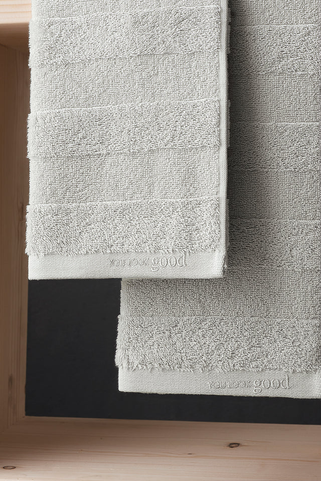 Mons Set 202 - 1 Piece 50x90 cm, 1 Piece 70x140 cm Premium Towel Set