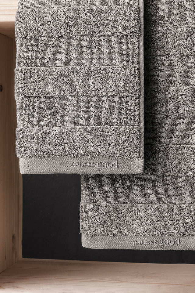 Mons Set 404 - 1 Piece 50x90 cm, 1 Piece 70x140 cm Premium Towel Set