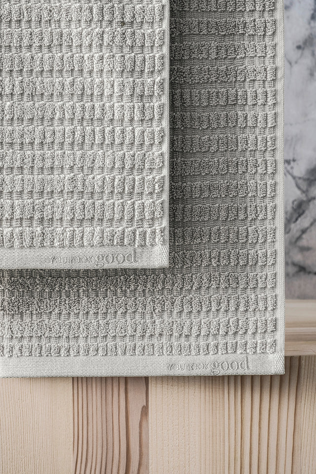 Penta Set 202 - 1 Piece 70x140 cm, 1 Piece 50x90 cm Premium Towel Set