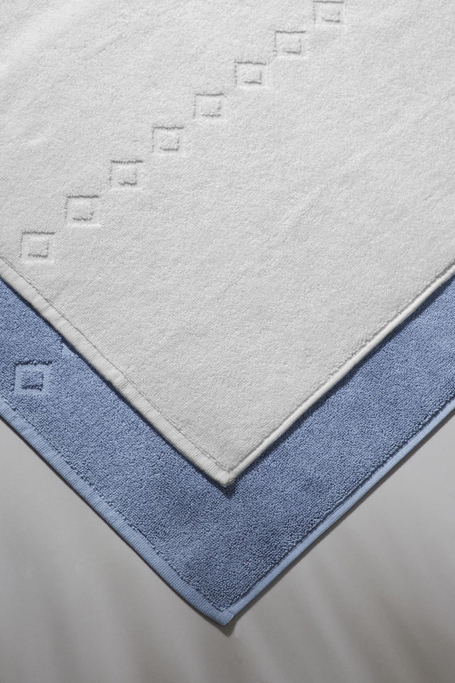 Oscuro X Bathmat Sky - 50x75 cm Ayak Havlusu